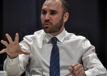 Guzmán: «Las cargas de deuda impiden la recuperación y crean una dinámica desestabilizadora»