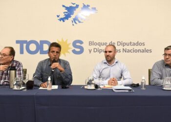 Guzmán y Manzur asistirán a Diputados para exponer sobre el acuerdo con el FMI