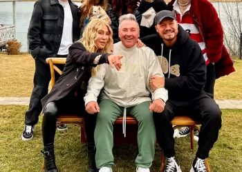Las fotos del almuerzo de Marcelo Tinelli, los Montaner y Cris Morena: asado de domingo y café