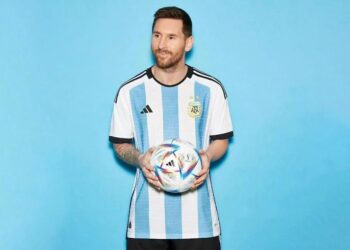Se presentó la nueva camiseta de la selección Argentina