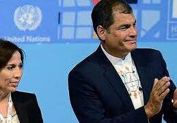 Ecuador pide asilo para una funcionaria acusada de corrupción.