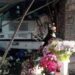 Un camión se accidentó frente al cementerio de Morón