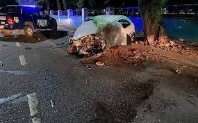 Santa Fe: murió un joven que chocó contra un árbol y su acompañante fue internado en grave estado