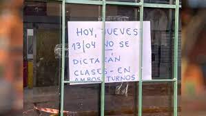 Una comisaria atacada y una escuela sin clases por la escalada de violencia en Rosario