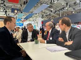 Mercedes Benz y BASF ratificaron sus inversiones en Argentinas