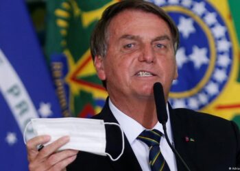 Bolsonaro declaró en la causa por falsificación en la vacunación por COVID