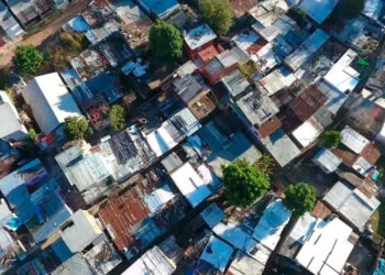 Mas de 1 millón de personas viven hacinadas en Argentina según INDEC