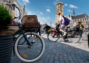 Bélgica les paga un «extra» a las personas que acuden a sus trabajos en bicicletas