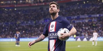 Messi fue insultado por los hinchas del PSG
