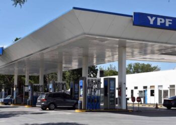 Nuevo aumento de los combustibles: YPF subió un 4%