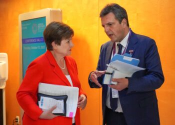 El Gobierno le pagará al FMI US$1.900 millones para sostener la negociación