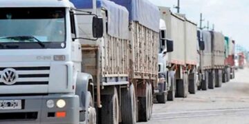 Los transportistas exigen la suspensión de una normativa del Banco Central
