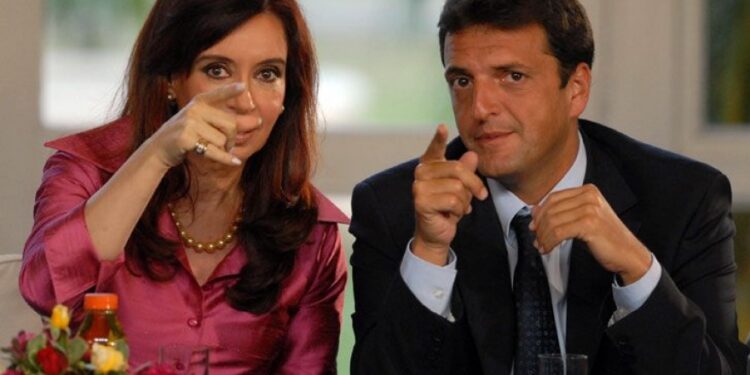 CFK acompañó a Massa en su primer acto de campaña