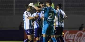 Racing venció a Banfield 2 a 0 en Avellaneda