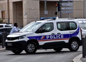 Un hombre atacó a cuchillazos a cinco personas, cuatro de ellos niños en Francia