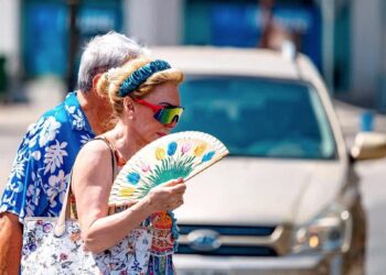 La ola de calor llegó con advertencias de salud en el hemisferio norte