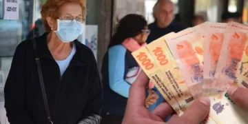 Más de un millón de jubilados y pensionados cobrarán un adicional por el aumento del salario mínimo