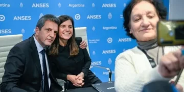 Massa y Raverta anunciaron créditos de hasta $400 mil pesos para jubilados a la tasa más baja del mercado