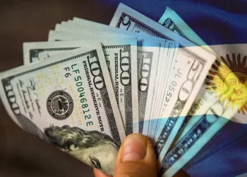 Argentina paga al FMI con préstamo de Qatar para no «tocar» reservas