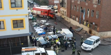 Tragedia en Johannesburgo: cerca de un centenar de personas murieron en incendio de edificio
