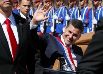 Peña asumió la presidencia de Paraguay con el desafío de construir alianzas