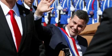 Peña asumió la presidencia de Paraguay con el desafío de construir alianzas