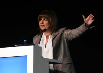 Patricia Bullrich: «La población está sola, no tiene quién la defienda»
