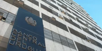 Uruguay: la inflación cayó a un mínimo en dos décadas y el Banco Central estudia recortar tasas