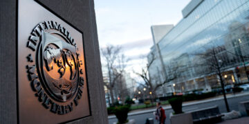 Para el FMI, la dolarización «no sustituye una política fiscal sostenible»