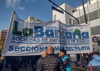 Paritaria bancaria: acuerdan un nuevo incremento que alcanza el 22%