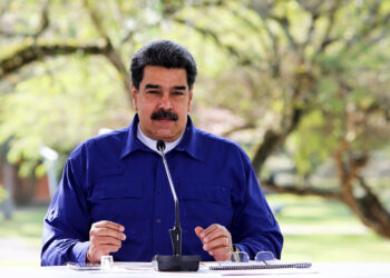Maduro organiza una milicia popular para «defender la soberanía»