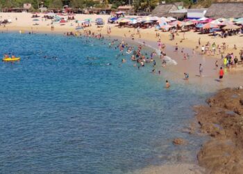 Dos personas murieron tras ser alcanzadas por un rayo en una playa de México