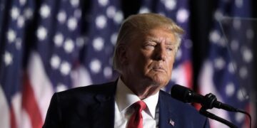 Trump dijo que si es elegido Presidente nuevamente enviará tropas a la frontera con México