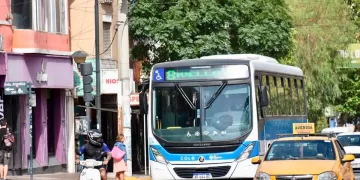 Colectiveros amenazan con un paro en el interior del país