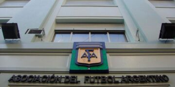 Embargan a la AFA ante el reclamo de un empresario por la organización de amistosos