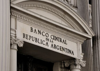 El Banco Central endureció el cepo para evitar la salida de dólares