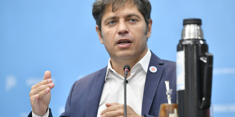 Axel Kicillof: «Milei no confronta con los intereses dominantes de la Argentina, es el mejor amigo»