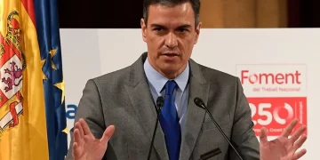 Pedro Sánchez prometió impulsar las políticas contra la inflación si es investido en España
