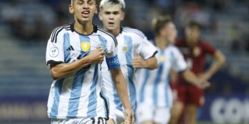 Argentina goleó a Brasil con un «Diablito» Echeverri en llamas y es semifinalista del Mundial Sub 17