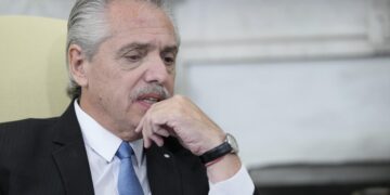 Reapareció Alberto Fernández con un mensaje en homenaje a los 44 tripulantes del Ara San Juan