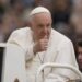 El papa Francisco se comunicó con Milei para felicitarlo por la victoria electoral