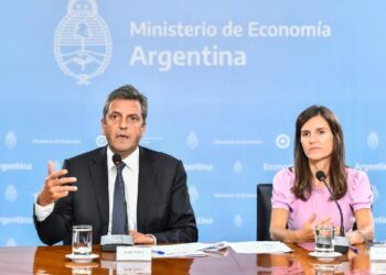 Los jubilados que cobran la mínima recibirán un bono de $55 mil en diciembre y los haberes subirán 20,87%