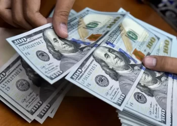 El dólar libre cerró en los $1.000 y los financieros rebotaron