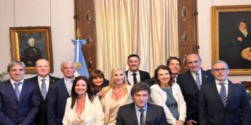 Primer día de Milei: fuerte actividad en Casa Rosada, reuniones y expectativa por la economía