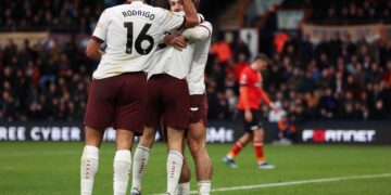 Manchester City se lo dio vuelta al Luton Town y cortó una racha de cuatro partidos sin ganar