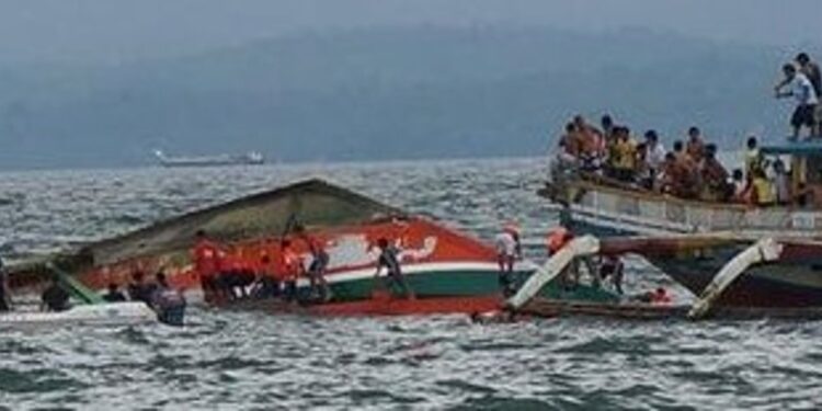 Murieron 15 personas en un naufragio en el oeste de la India