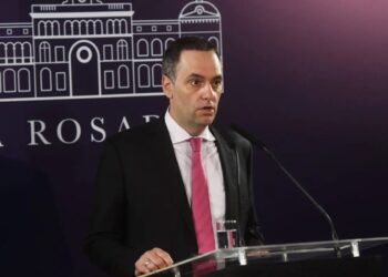 Milei acorrala a gobernadores: prohíben a las provincias endeudarse con bancos locales