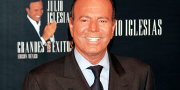Detuvieron a Julio Iglesias en el aeropuerto de Punta Cana