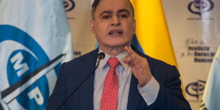 Venezuela emitió 14 órdenes de captura contra civiles y ex militares por conspiración contra el gobierno de Maduro
