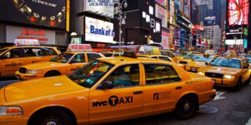 Nueva York aprobó plan de cobro para autos que circulen por Manhattan
